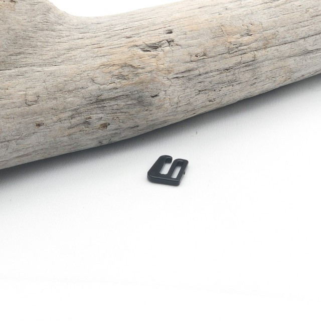 Black Plastic Lingerie Loops 25MM